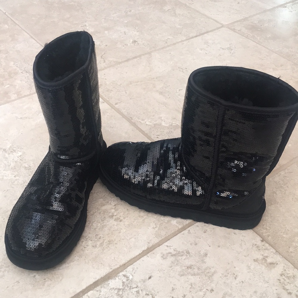 Black Short Sequin Ugg Boots✨